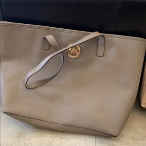 Michael kors tote bag